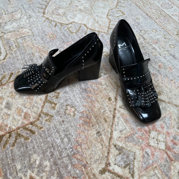 Marc Fisher Heeled Black Patent Loafer w Tassel - Picture 3 of 4